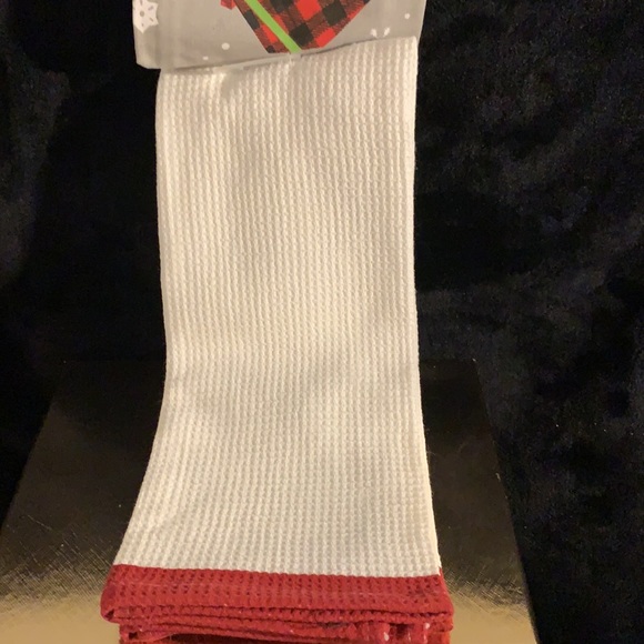 NWT! Disney Christmas Towel Set - Picture 3 of 9